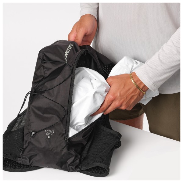 Vestă/Rucsac de hidratare alergare Salomon Active Skin 8 – Unisex 4 Vestă/Rucsac de hidratare alergare Salomon Active Skin 8 – Unisex